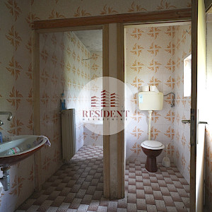 GORNJE VRAPČE Prostrana obiteljska kuća 500 m2, zemljište 700 m2, BEZ PROVIZIJE