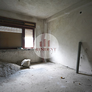 GORNJE VRAPČE Prostrana obiteljska kuća 500 m2, zemljište 700 m2, BEZ PROVIZIJE