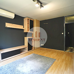 REMETINEČKI GAJ Ugodan 2soban stan 54 m2, 1. kat, spremište, BEZ PROVIZIJE