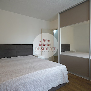 KNEŽIJA Prostran 2soban stan 56 m2, 2. kat, odlična lokacija, 2x balkona, spremište, BEZ PROVIZIJE