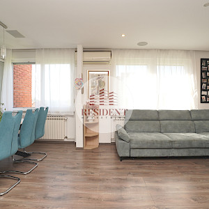 VRBANI Komforan 3soban stan 70 m2 + GARAŽA, 3. kat, top lokacija, lift, spremište