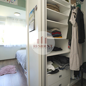 VRBANI Komforan 3soban stan 70 m2 + GARAŽA, 3. kat, top lokacija, lift, spremište