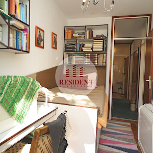 ZADAR Bili Brig, prostran 4soban stan 98 m2, 1. kat, top lokacija, loggia, spremište, BEZ PROVIZIJE