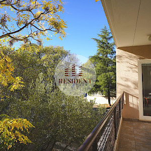 ZADAR Bili Brig, prostran 4soban stan 98 m2, 1. kat, top lokacija, loggia, spremište, BEZ PROVIZIJE