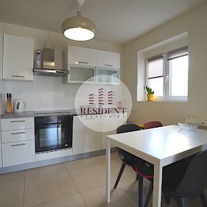 ČRNOMEREC - Vrhovec, Spacious 4-room apartment 68 m2, 3rd floor, top location, balcony, NO COMMISSION