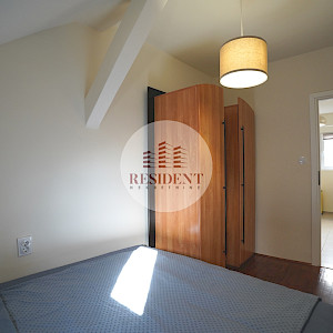 ČRNOMEREC - Vrhovec, Spacious 4-room apartment 68 m2, 3rd floor, top location, balcony, NO COMMISSION