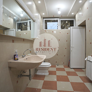 NAJAM - VRAPČE Prostran 4soban stan 135 m2, 1. kat, balkon, parking