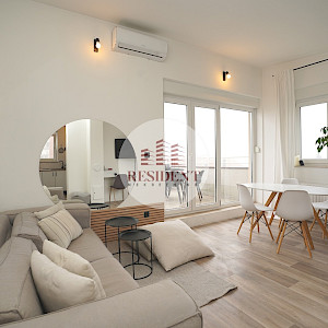 RAVNICE Cozy 2 bedroom apartment 46 m2 + parking, 3rd floor, top location, terrace