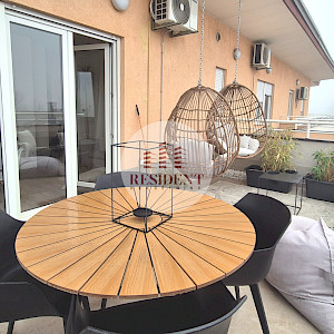 RAVNICE Cozy 2 bedroom apartment 46 m2 + parking, 3rd floor, top location, terrace
