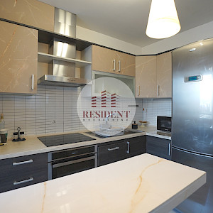 NAJAM - ŠPANSKO Ugodan 2soban stan 46 m2 + GPM, 3. kat, top lokacija, loggia