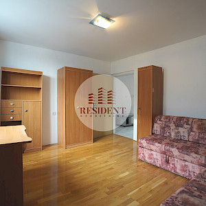 TRNAVA Ugodan 4soban stan 72 m2 + terasa + tavan, 1. kat, parking, BEZ PROVIZIJE