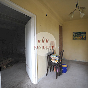 VRAPČE Obiteljska kuća 310 m2 sa 3 stana, zemljište 690 m2, BEZ PROVIZIJE