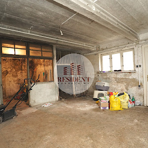 VRAPČE Obiteljska kuća 310 m2 sa 3 stana, zemljište 690 m2, BEZ PROVIZIJE