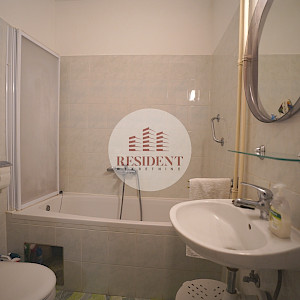 NAJAM - SREDNJACI Prostran 2soban stan 67 m2, 3. kat, odlična lokacija, 2x loggie