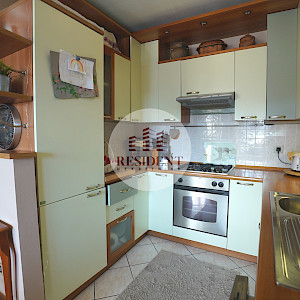 ŠPANSKO Komforan 4soban stan 80 m2, 3. kat, top lokacija, loggia, garaža, spremište