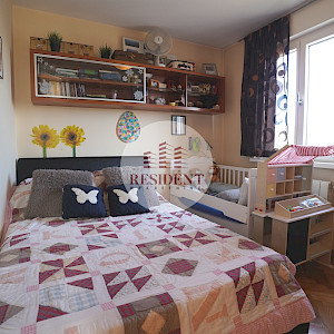 ŠPANSKO Komforan 4soban stan 80 m2, 3. kat, top lokacija, loggia, garaža, spremište