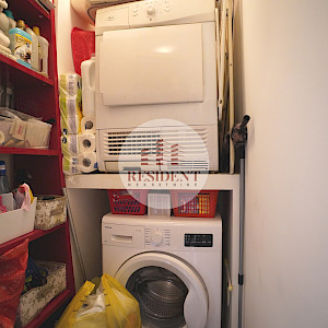 ŠPANSKO Komforan 4soban stan 80 m2, 3. kat, top lokacija, loggia, garaža, spremište