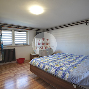 SELNICA ŠĆITARJEVSKA dvije kuće + pomoćni objekti, zemljište 4850 m2, blizu Zračne luke Zagreb