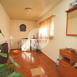 SELNICA ŠĆITARJEVSKA dvije kuće + pomoćni objekti, zemljište 4850 m2, blizu Zračne luke Zagreb