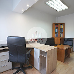 TREŠNJEVKA 3soban stan / ured 52 m2, 1. kat, top lokacija, loggia, spremište, BEZ PROVIZIJE