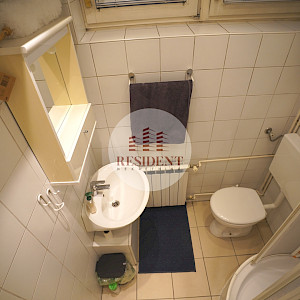 TREŠNJEVKA 3soban stan / ured 52 m2, 1. kat, top lokacija, loggia, spremište, BEZ PROVIZIJE