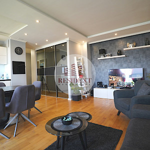 VRBANI Moderan 3soban stan 72 m2, 4. kat, top lokacija, loggia, spremište, BEZ PROVIZIJE