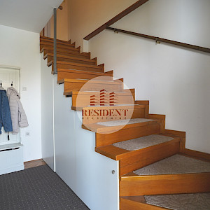 VELIKA GORICA Centar - Ugodan 4soban stan 73 m2, 2. kat, mirno okruženje, 2x parkinga