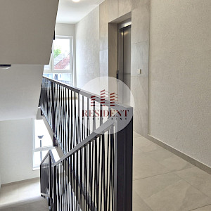 NAJAM - BOTINEC Luksuzan 3soban stan + 2 parkinga, lift, novogradnja, loggia, BEZ PROVIZIJE
