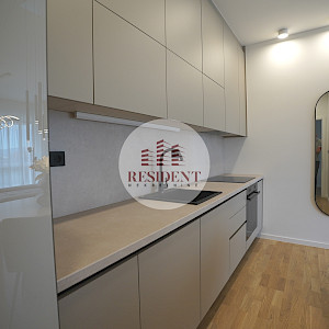NAJAM - BOTINEC Luksuzan 3soban stan + dva parkinga, lift, novogradnja, loggia, BEZ PROVIZIJE