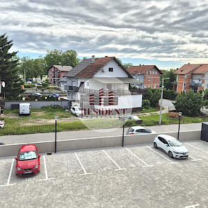 NAJAM - BOTINEC Luksuzan 3soban stan + dva parkinga, lift, novogradnja, loggia, BEZ PROVIZIJE