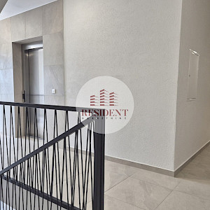 NAJAM - BOTINEC Luksuzan 3soban stan + dva parkinga, lift, novogradnja, loggia, BEZ PROVIZIJE