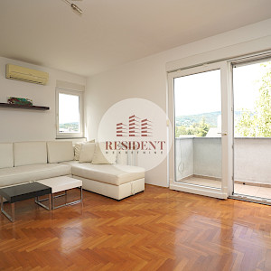STENJEVEC Funkcionalan 1soban stan 40 m2, 3.kat, parking, spremište, BEZ PROVIZIJE