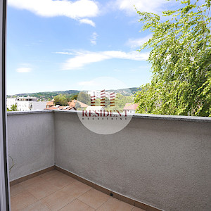 STENJEVEC Funkcionalan 1soban stan 40 m2, 3.kat, parking, spremište, BEZ PROVIZIJE