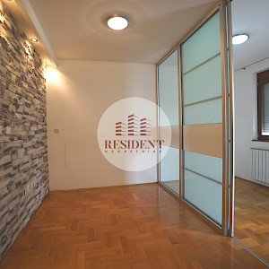 NAJAM - VRBANI 3 Funkcionalan jednosoban stan 38 m2, 3. kat, top lokacija, loggia, balkon