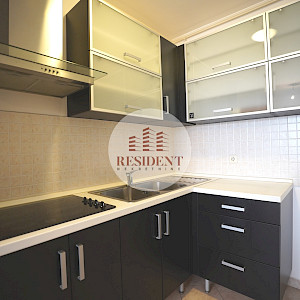 NAJAM - VRBANI 3 Funkcionalan jednosoban stan 38 m2, 3. kat, top lokacija, loggia, balkon